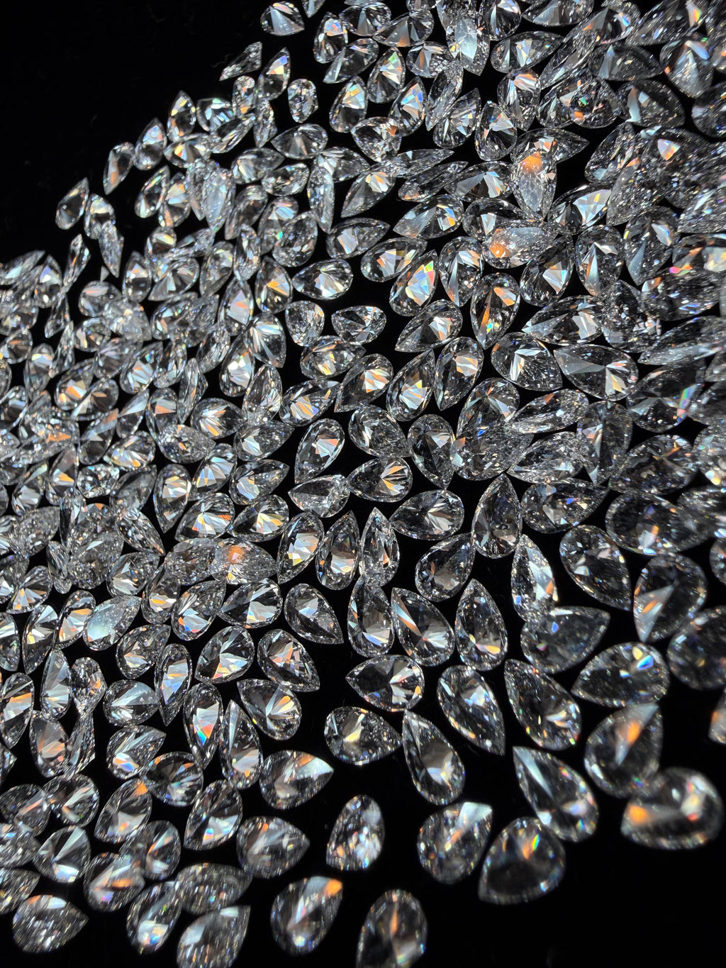 2.5 × 4 mm small Pear loose Moissanite diamond, D color, VVS2 clarity