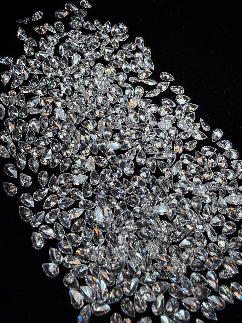 2.5 × 4 mm small Pear loose Moissanite diamond, D color, VVS2 clarity