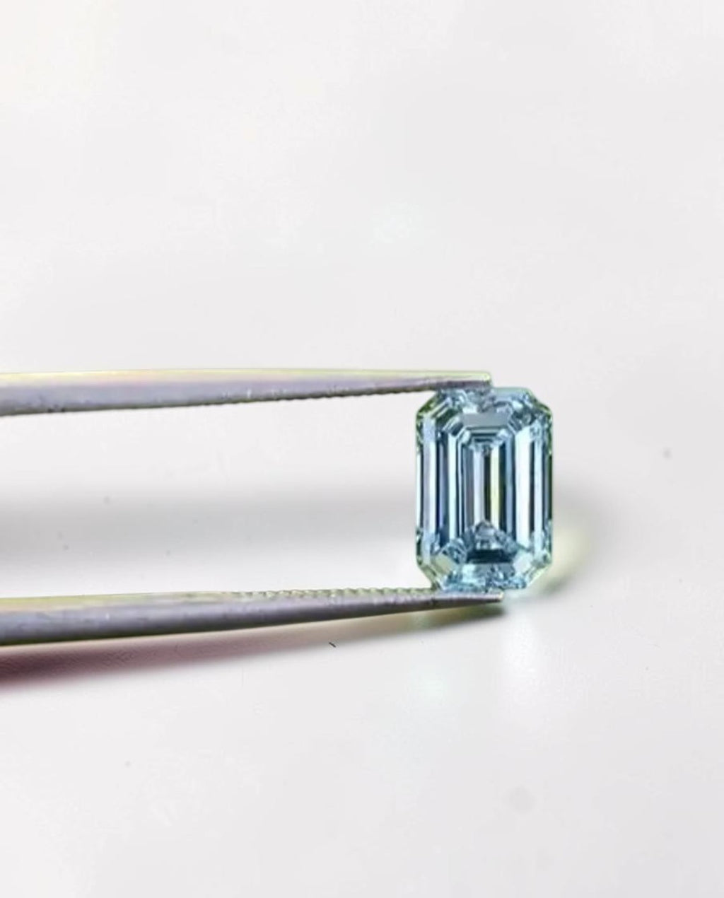 1CT Emerald cut fancy vivid Blue lab grown CVD diamond, IGI certified