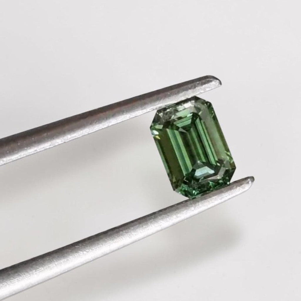 1CT Emerald cut fancy vivid Green lab grown CVD diamond, IGI certified