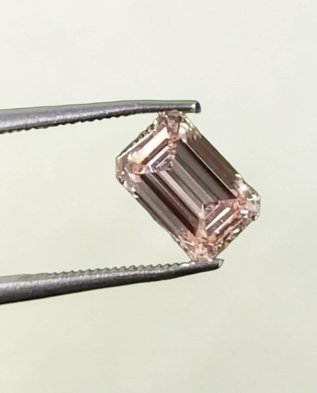 1CT Emerald cut fancy vivid Pink lab grown CVD diamond, IGI certified