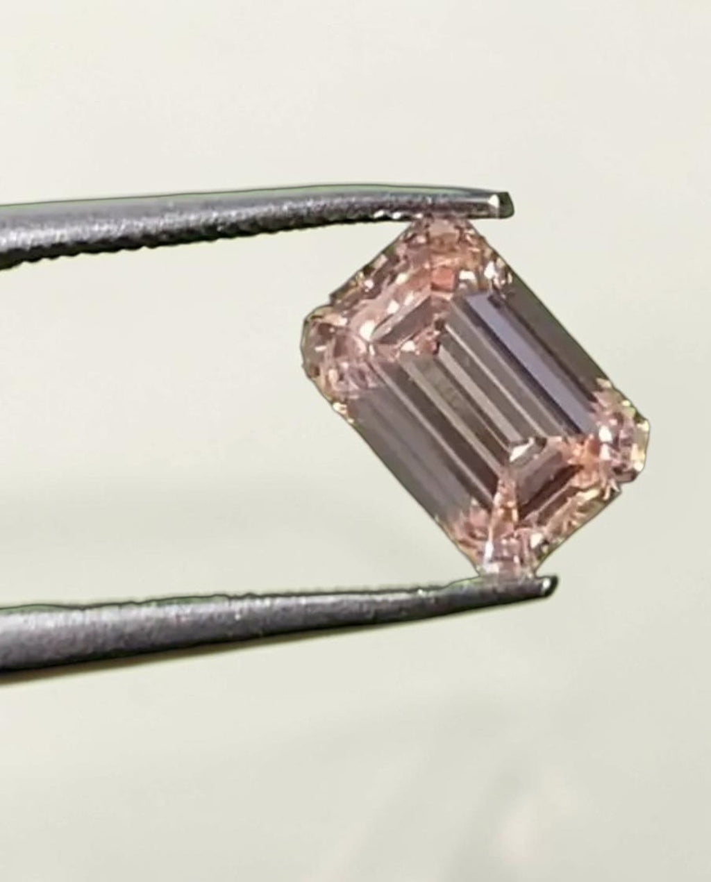 1CT Emerald cut fancy vivid Pink lab grown CVD diamond, IGI certified