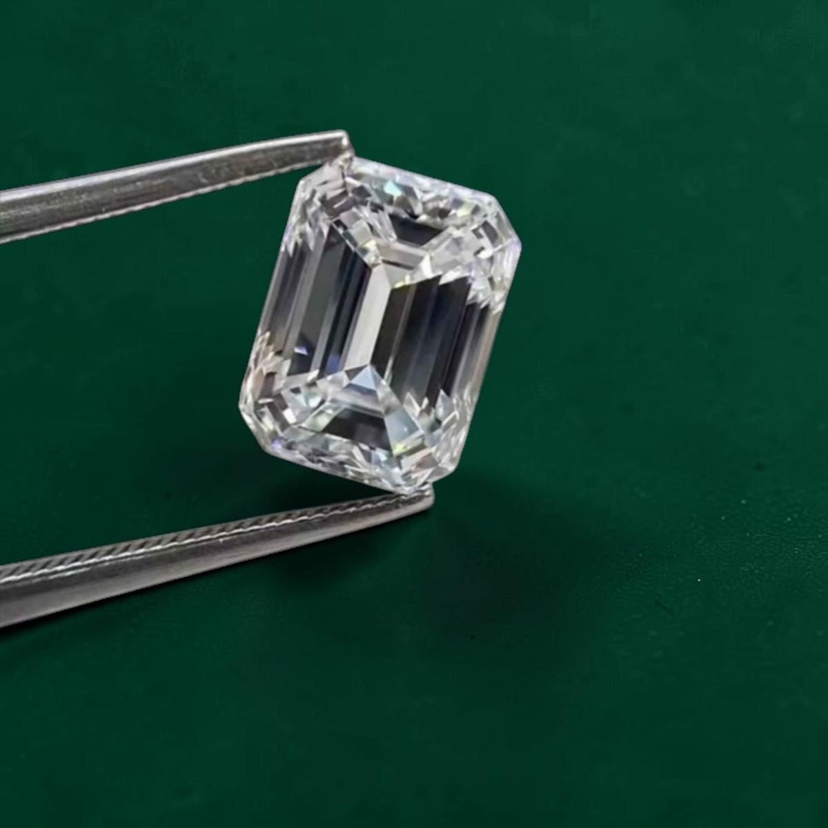 1CT Natural Emerald Cut Diamond
