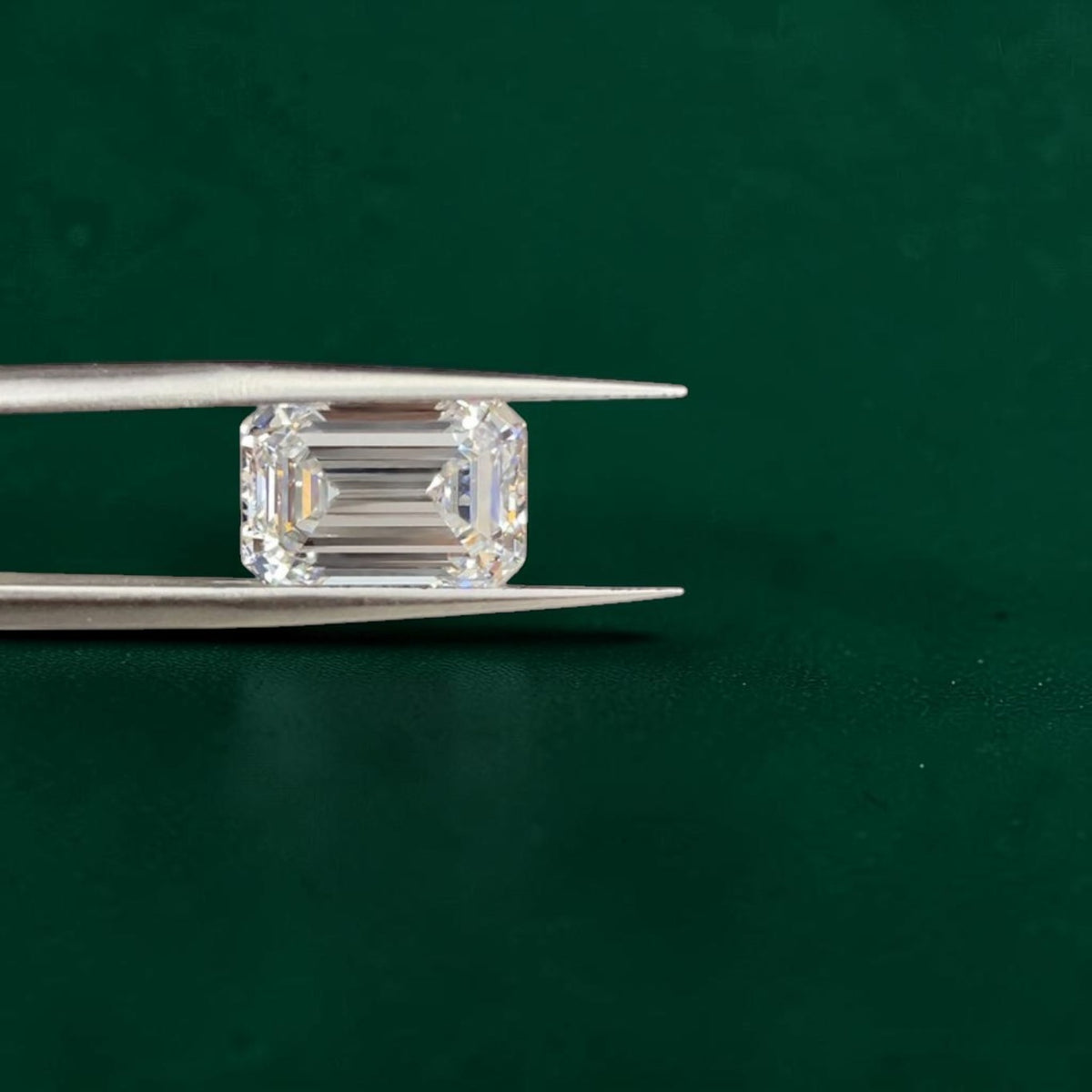 1CT Natural Emerald Cut Diamond