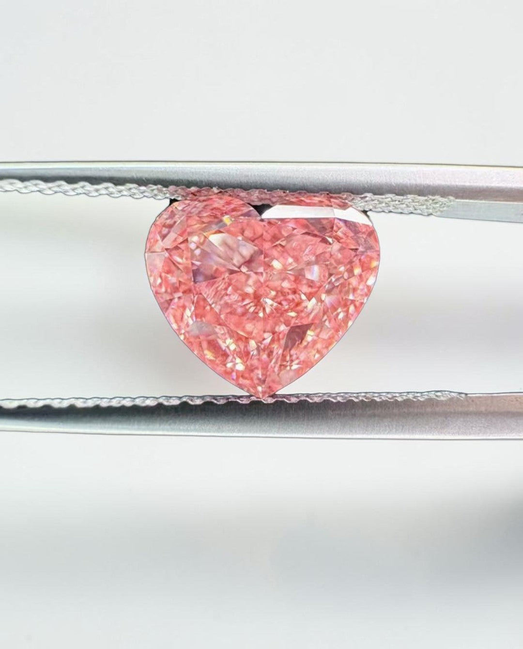 1CT Heart cut fancy vivid Pink lab grown CVD diamond, IGI certified