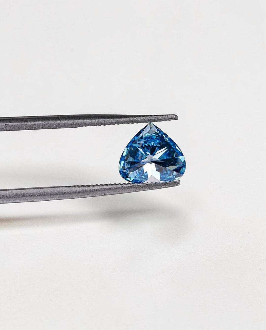 1CT Heart cut fancy vivid Blue lab grown CVD diamond, IGI certified