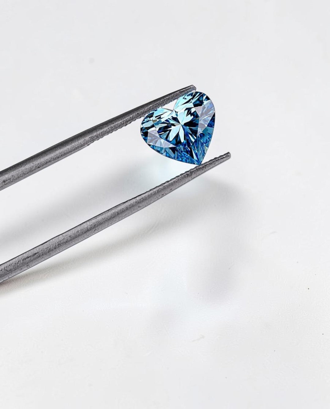 1CT Heart cut fancy vivid Blue lab grown CVD diamond, IGI certified