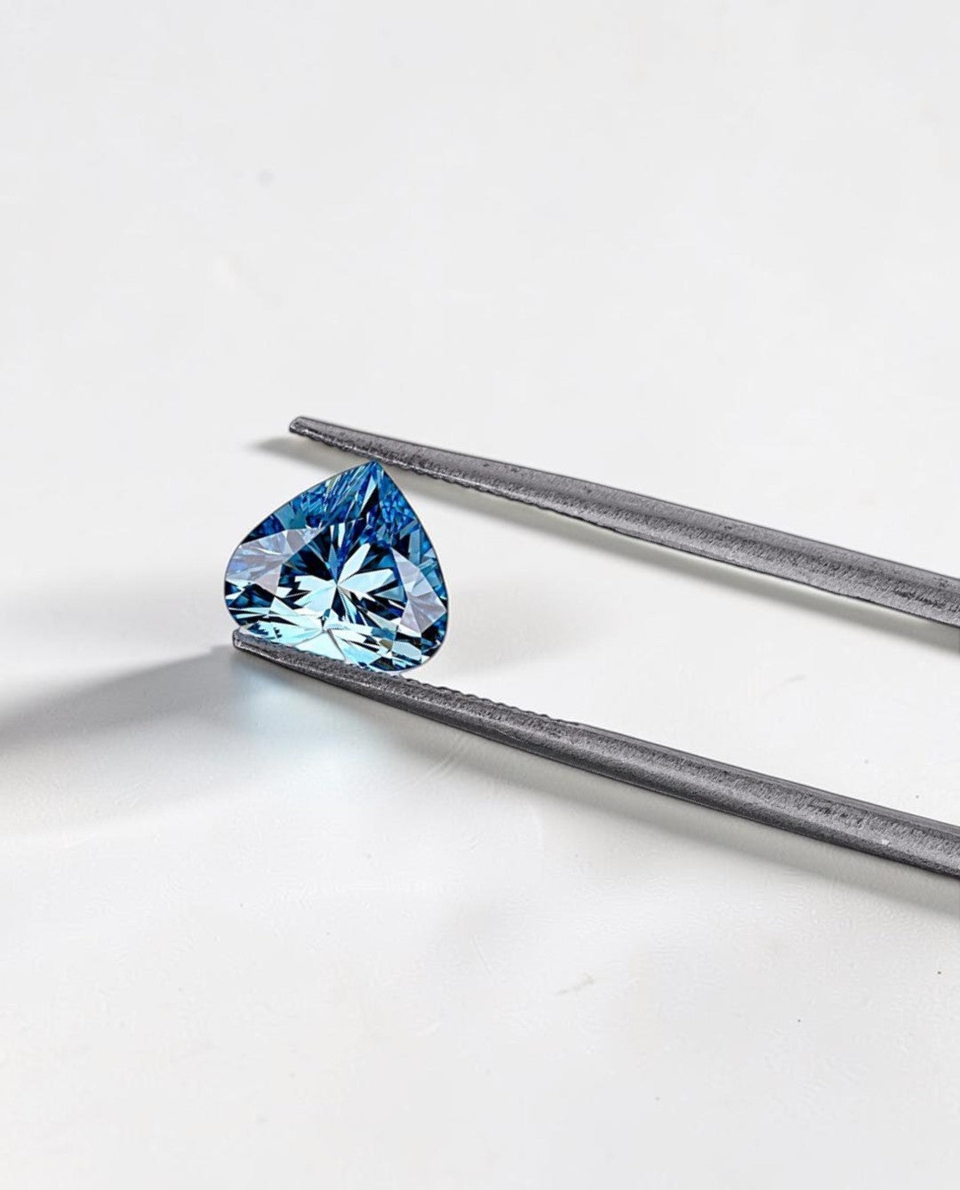 1CT Heart cut fancy vivid Blue lab grown CVD diamond, IGI certified
