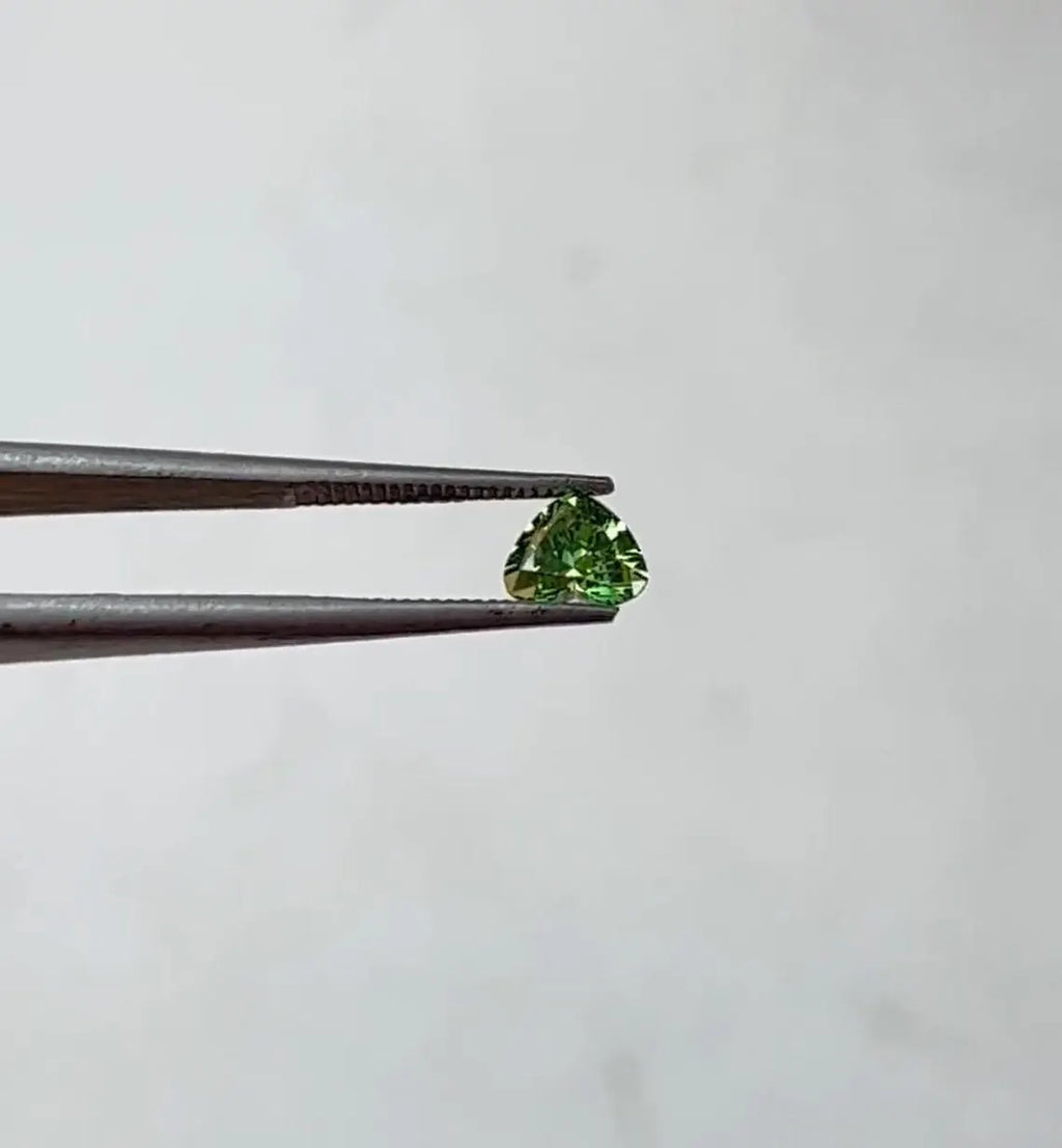 1CT Heart cut fancy vivid Green lab grown CVD diamond, IGI certified