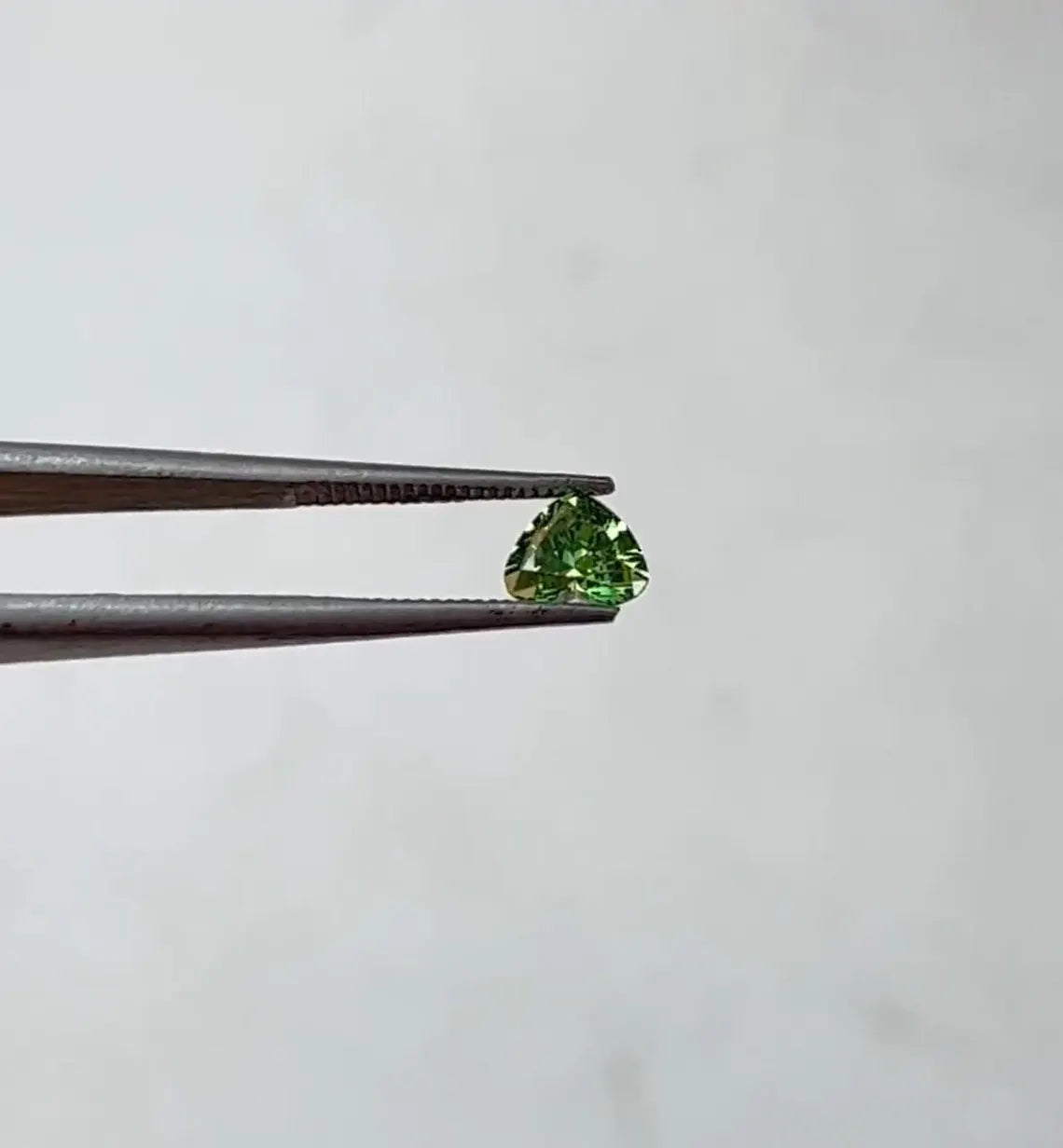1CT Heart cut fancy vivid Green lab grown CVD diamond, IGI certified