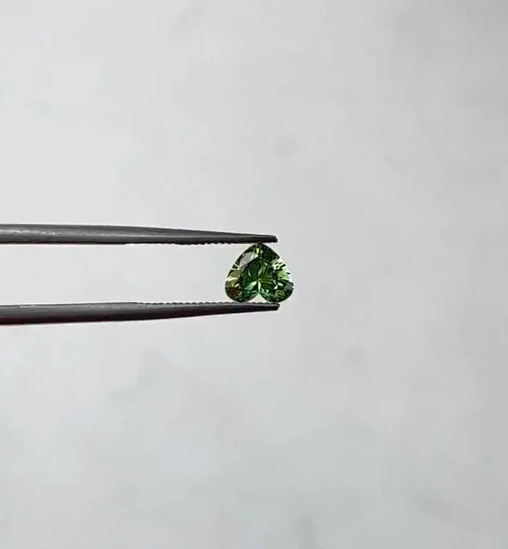 1CT Heart cut fancy vivid Green lab grown CVD diamond, IGI certified