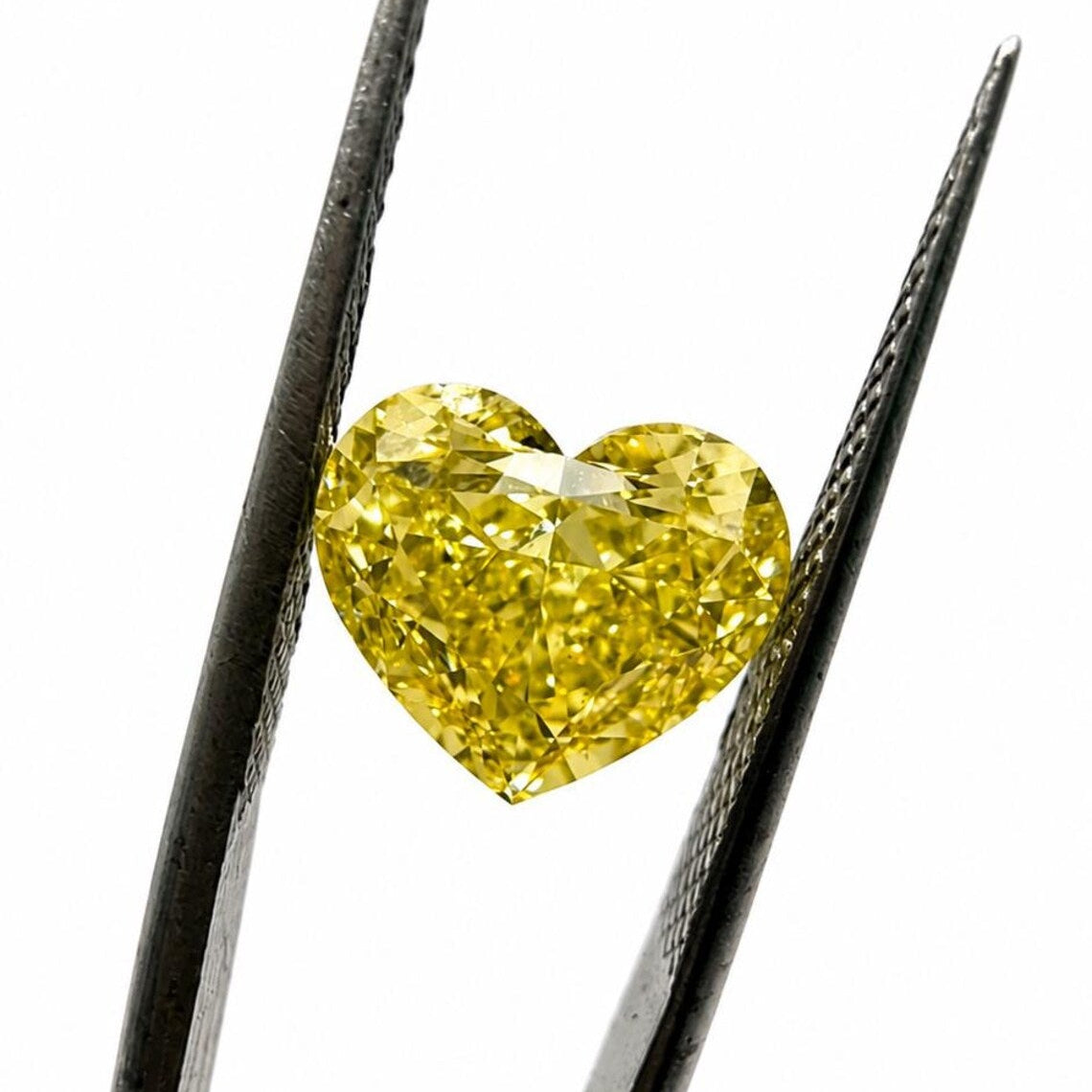 1CT Heart cut fancy vivid Yellow lab grown CVD diamond, IGI certified