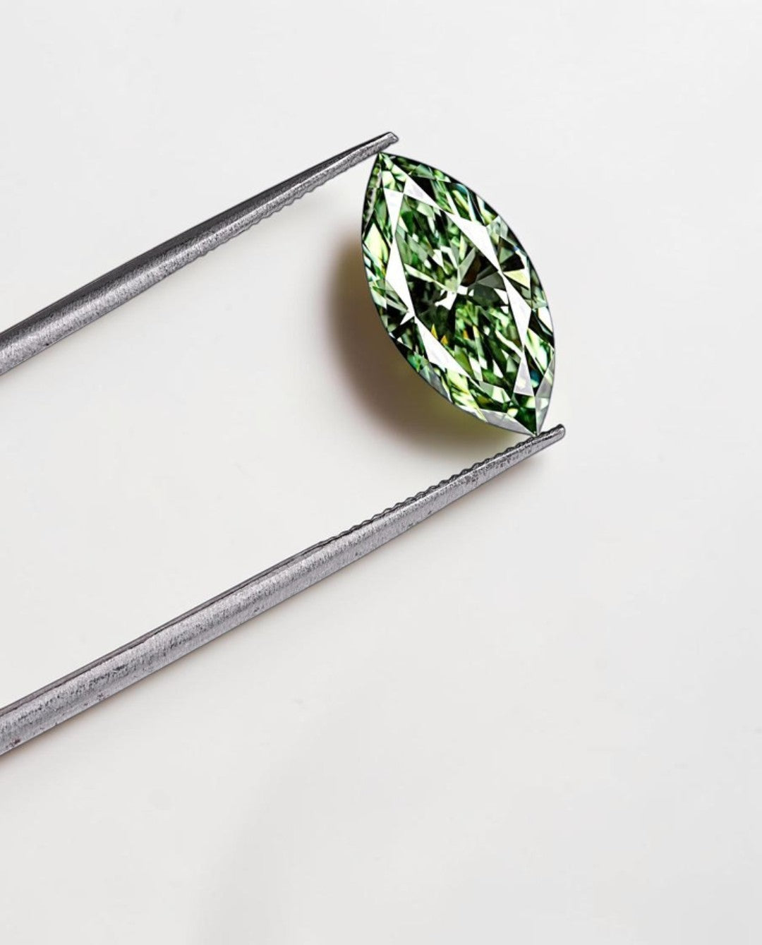 1CT Marquise cut fancy vivid Green lab grown CVD diamond, IGI certified