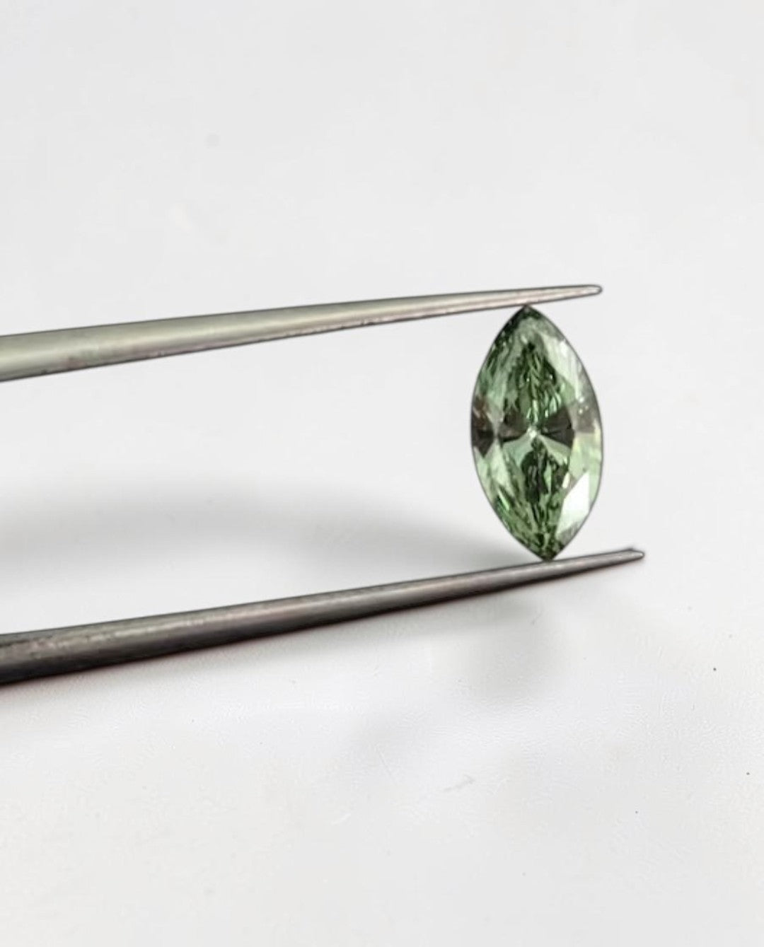 1CT Marquise cut fancy vivid Green lab grown CVD diamond, IGI certified