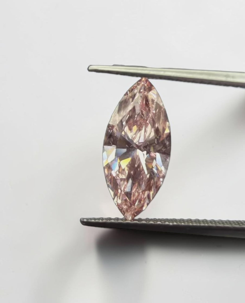 1CT Marquise cut fancy vivid Pink lab grown CVD diamond, IGI certified