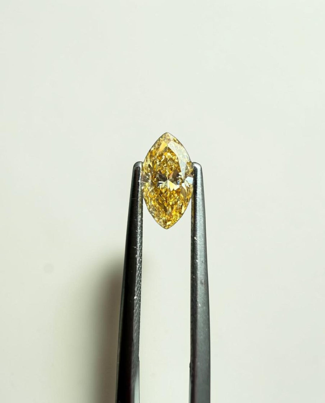 1CT Marquise cut fancy vivid Yellow lab grown CVD diamond, IGI certified