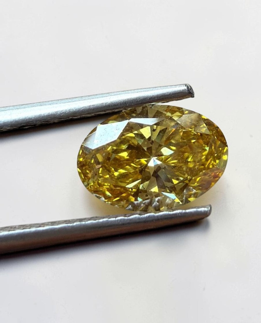 1CT Oval cut fancy vivid Yellow lab grown CVD diamond, IGI certified