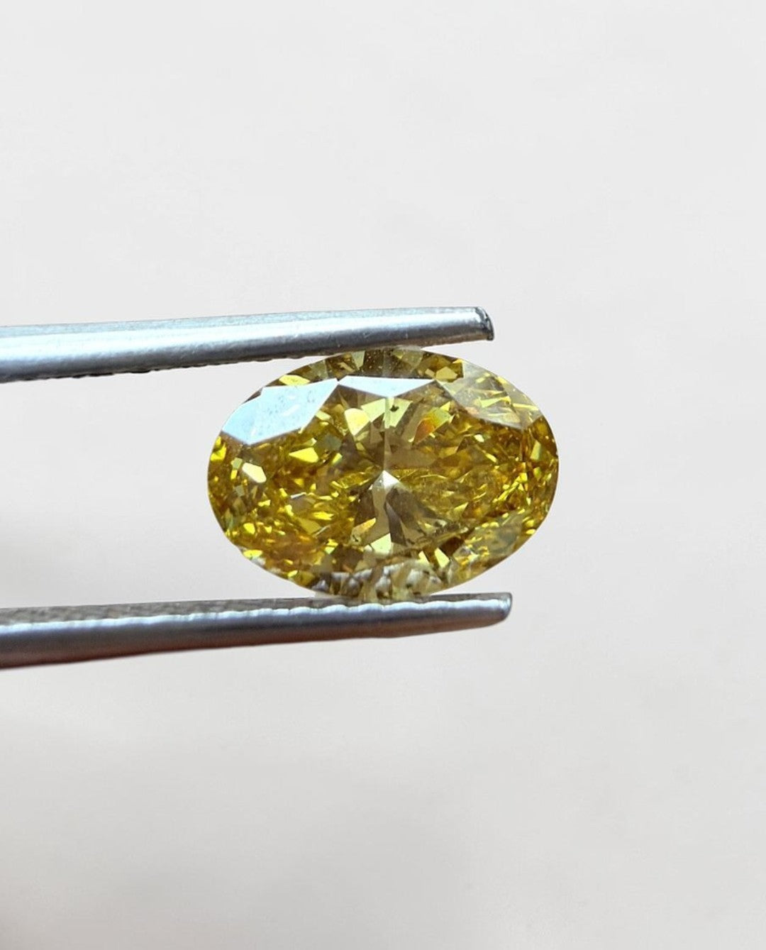1CT Oval cut fancy vivid Yellow lab grown CVD diamond, IGI certified