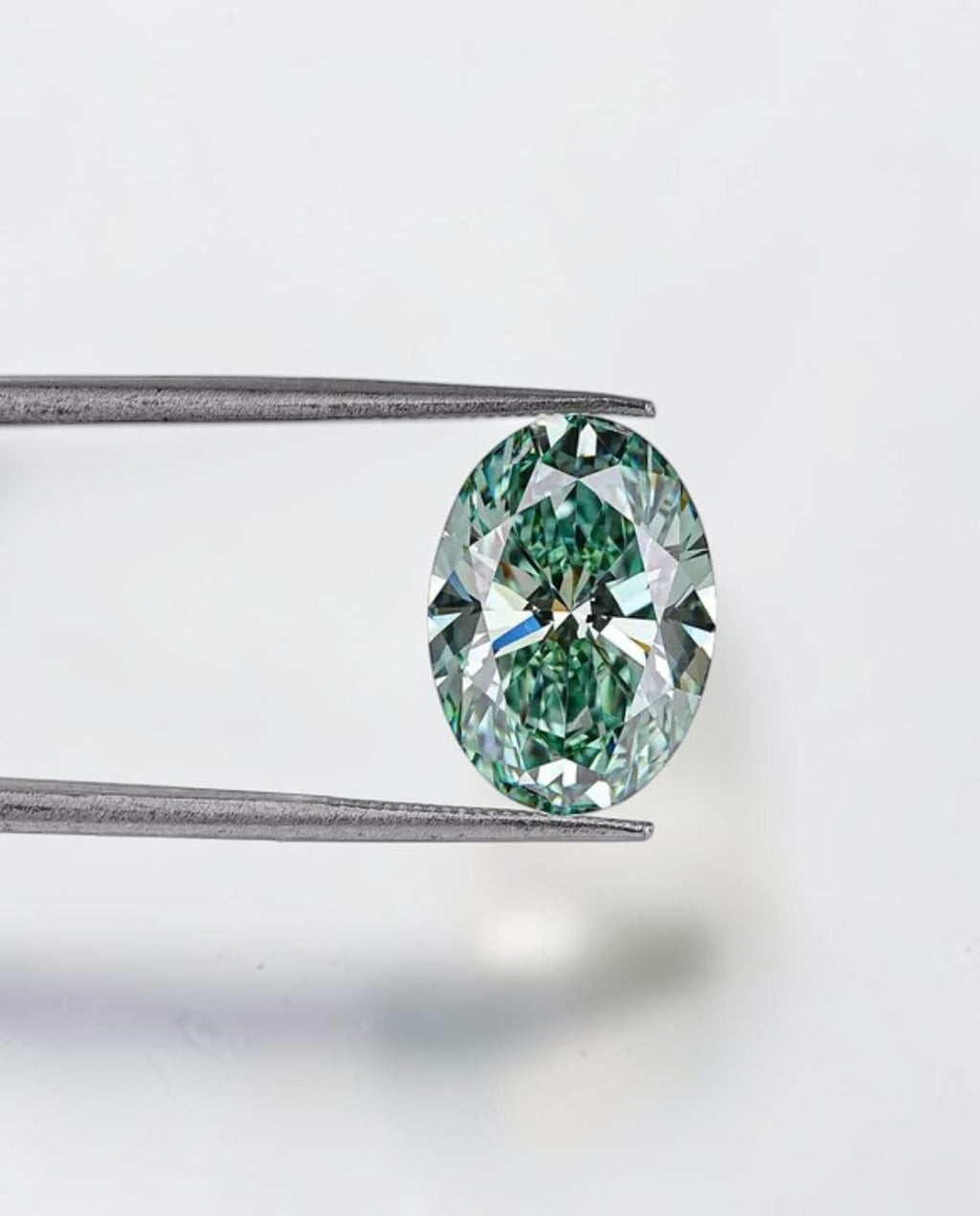 1CT Oval cut fancy vivid Green lab grown CVD diamond, IGI certified