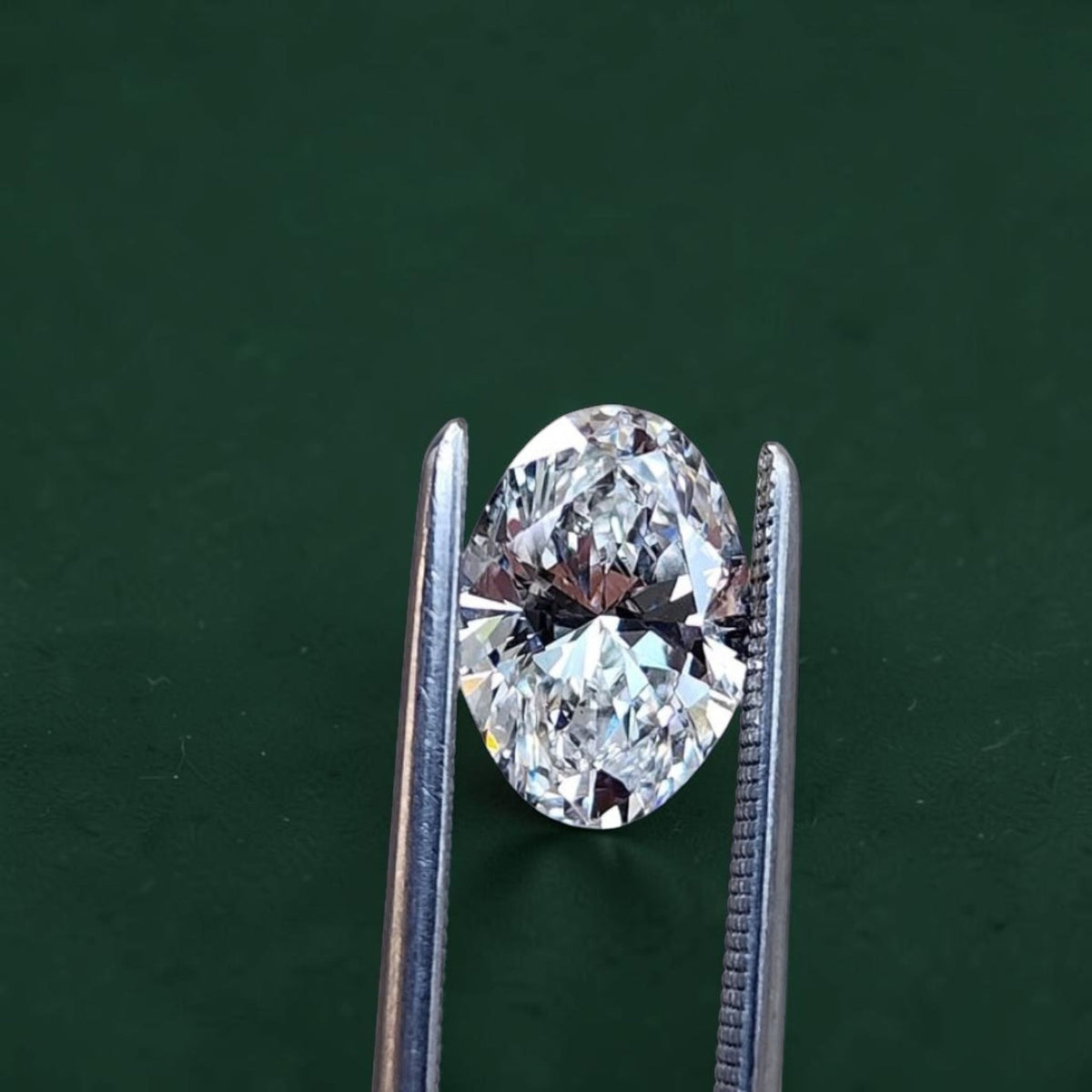 1CT Natural Oval Cut Diamond
