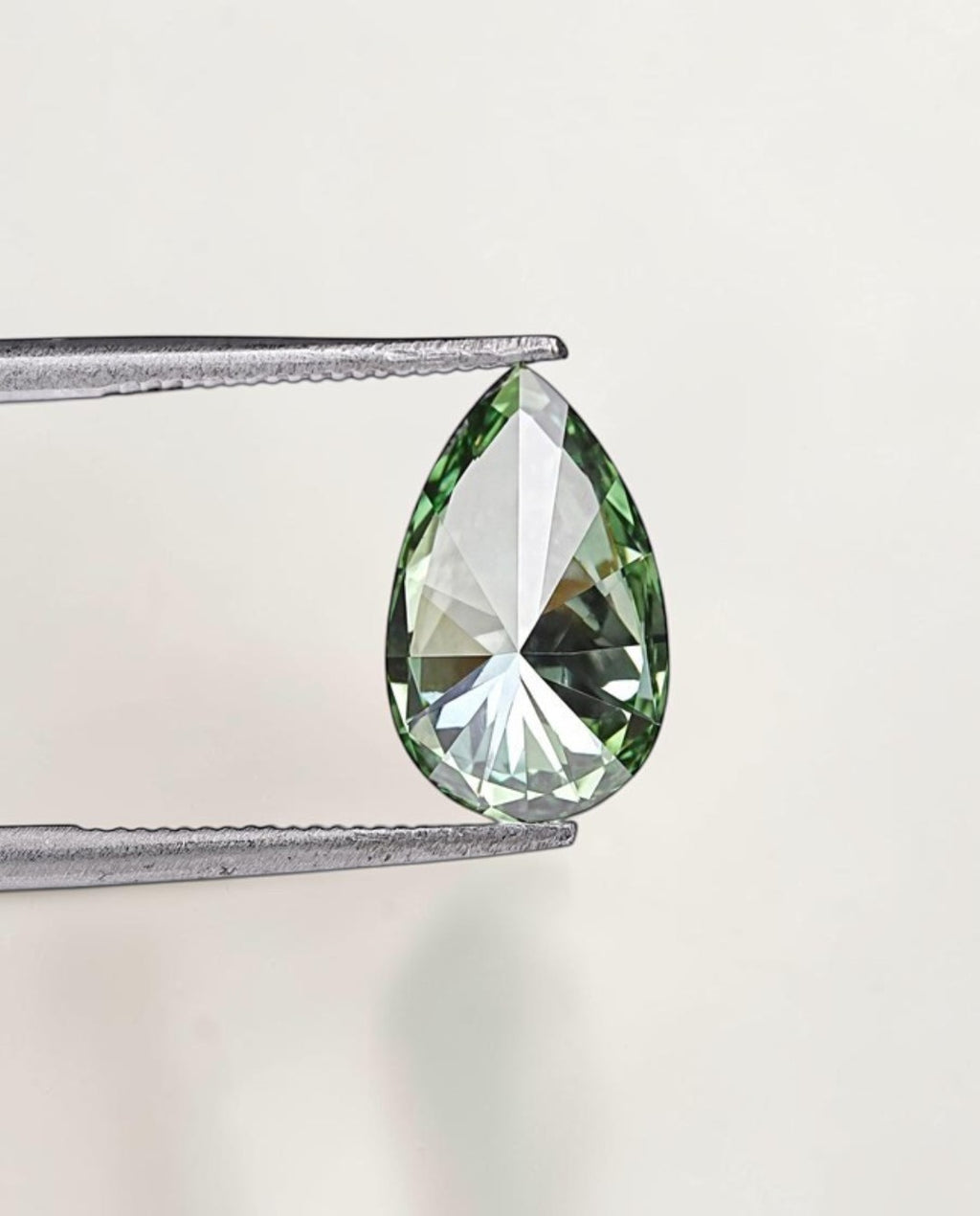 1CT Pear cut fancy vivid Green lab grown CVD diamond, IGI certified