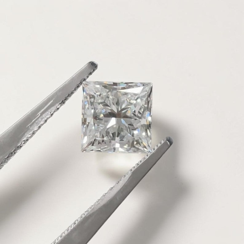 0.5ct to 3ct Princess cut Lab Grown Diamond, IGI Certified, EF Colour, VVS/VS Clarity