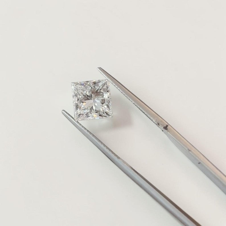 0.5ct to 3ct Princess cut Lab Grown Diamond, IGI Certified, EF Colour, VVS/VS Clarity