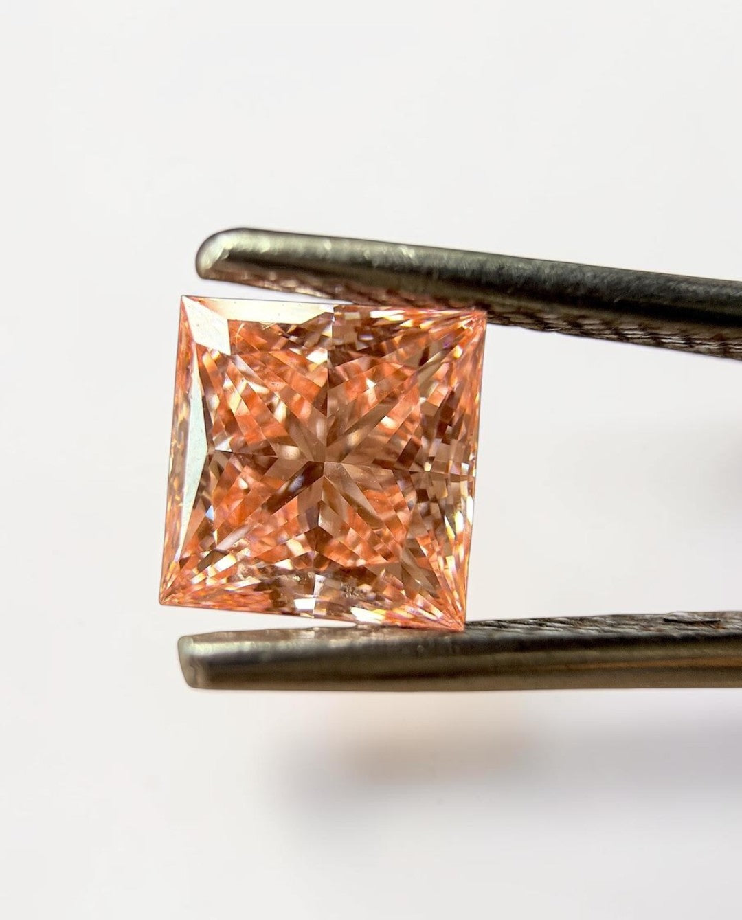 1CT Princess cut fancy vivid Pink lab grown CVD diamond, IGI certified
