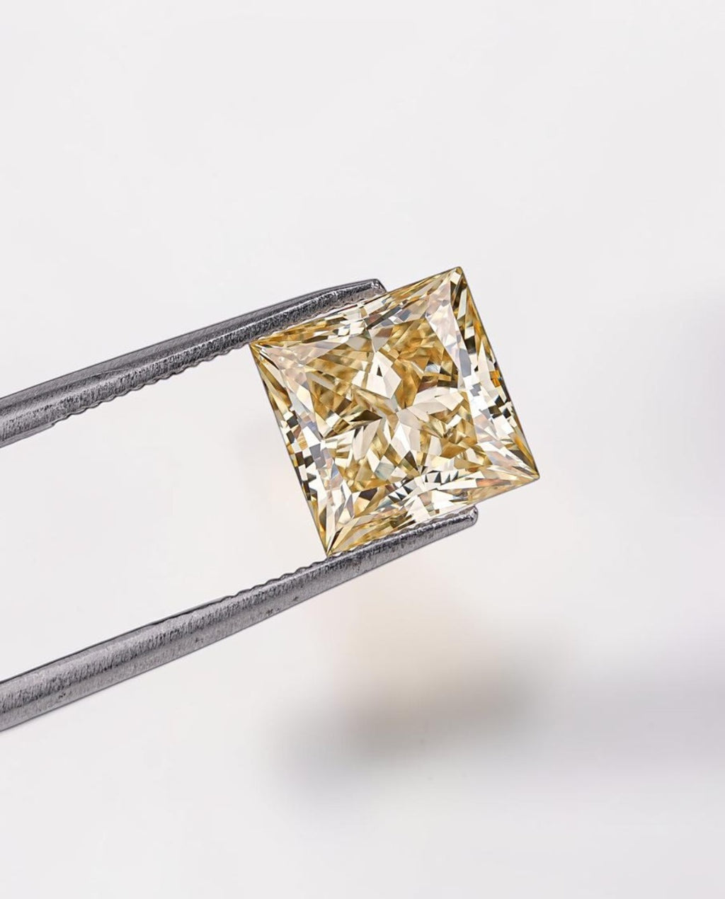 1CT Princess cut fancy vivid Yellow lab grown CVD diamond, IGI certified