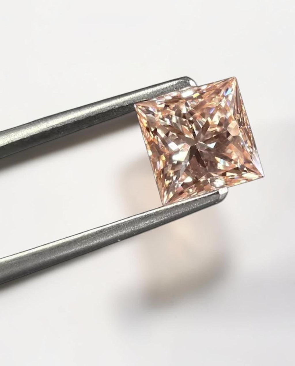 1CT Princess cut fancy vivid Pink lab grown CVD diamond, IGI certified
