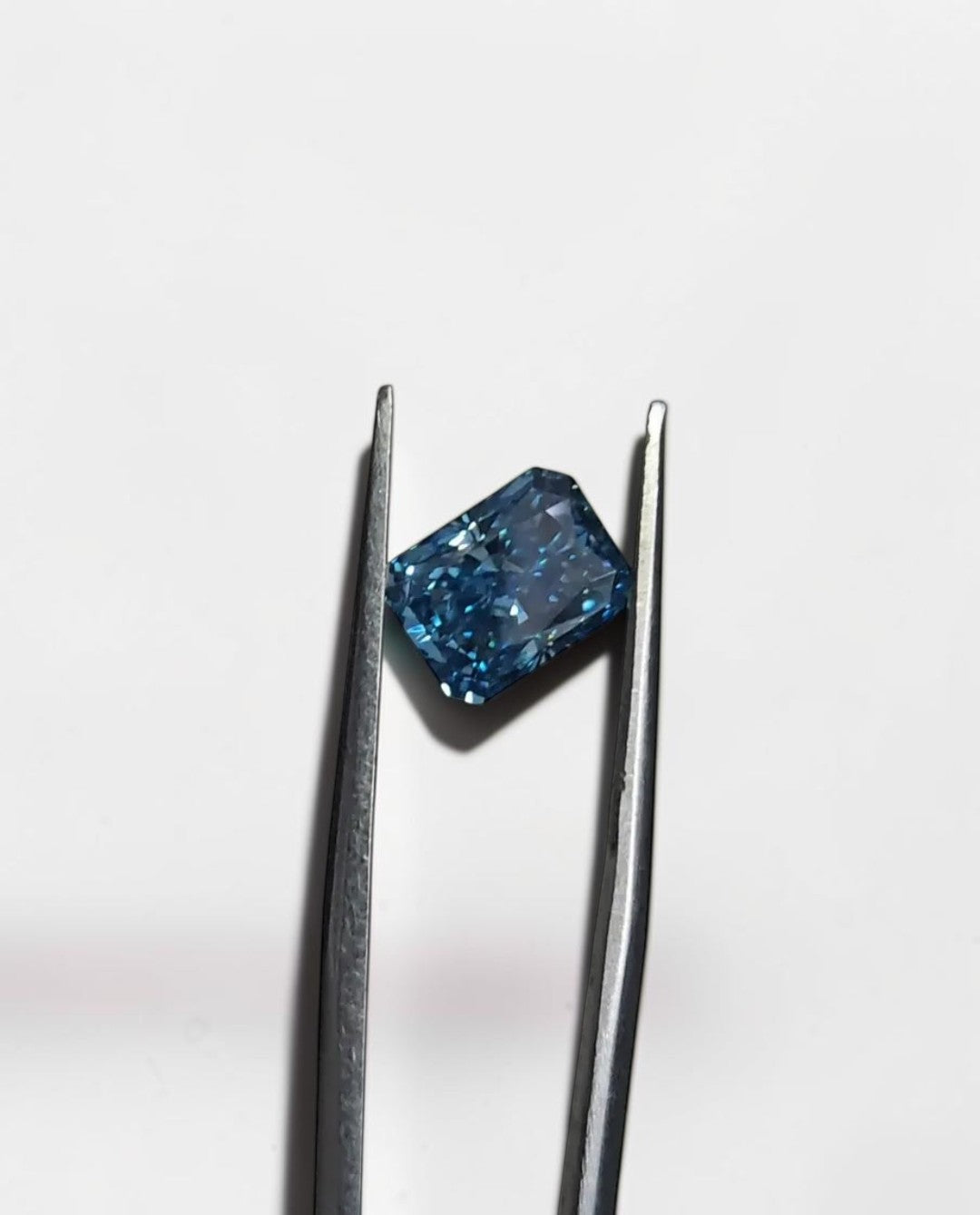 1CT Radiant cut fancy vivid Blue lab grown CVD diamond, IGI certified