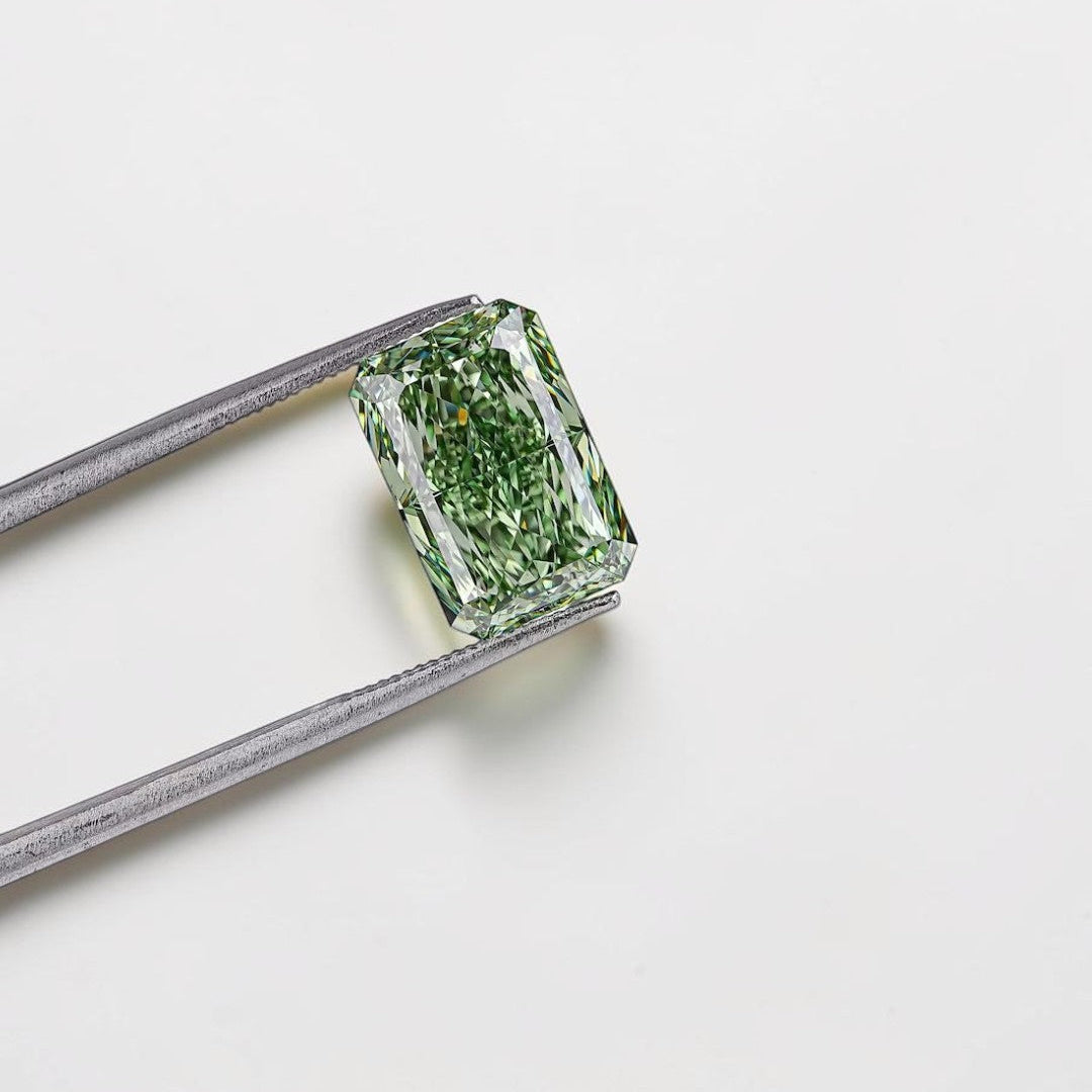 1CT Radiant cut fancy vivid Green lab grown CVD diamond, IGI certified