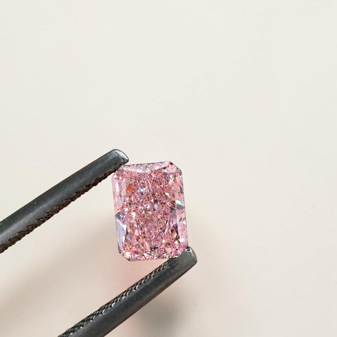 1CT Radiant cut fancy vivid Pink lab grown CVD diamond, IGI certified