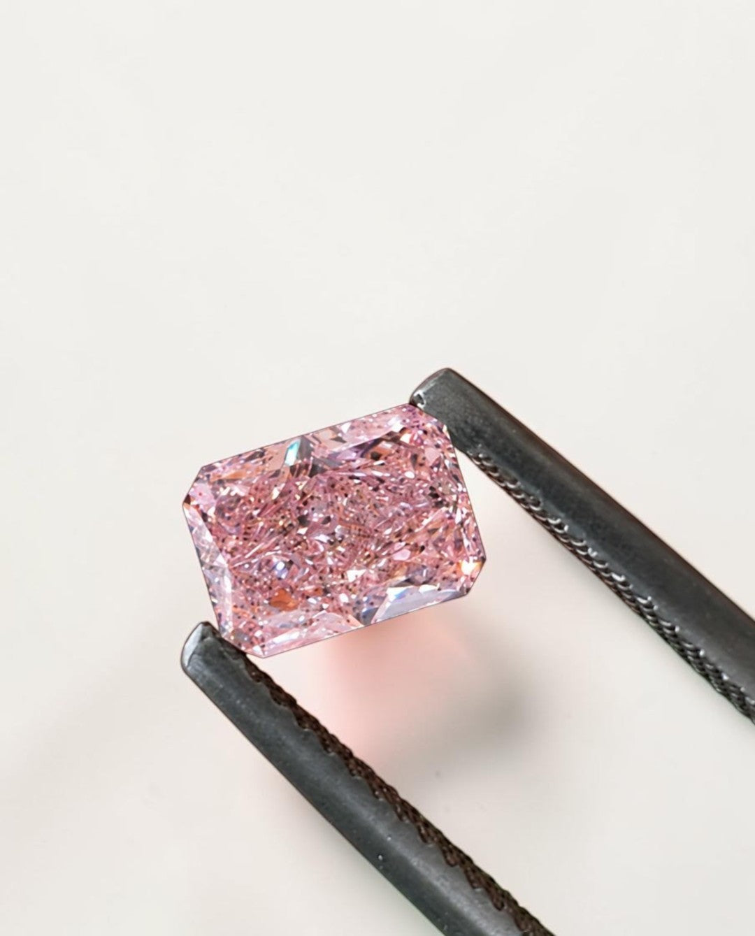 1CT Radiant cut fancy vivid Pink lab grown CVD diamond, IGI certified