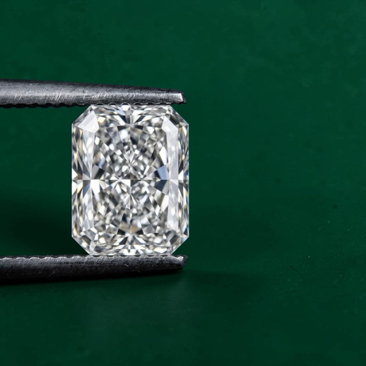1CT Natural Radiant Cut Diamond