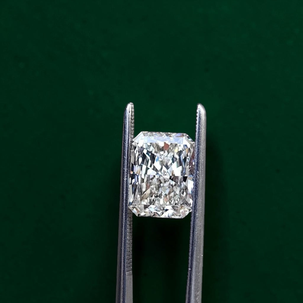 1CT Natural Radiant Cut Diamond